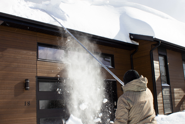 Snow Shoveling Techniques to Prevent Back Pain