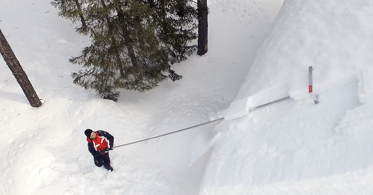 SnowPeeler, l'outil pour déneiger votre toiture en toute sécurité