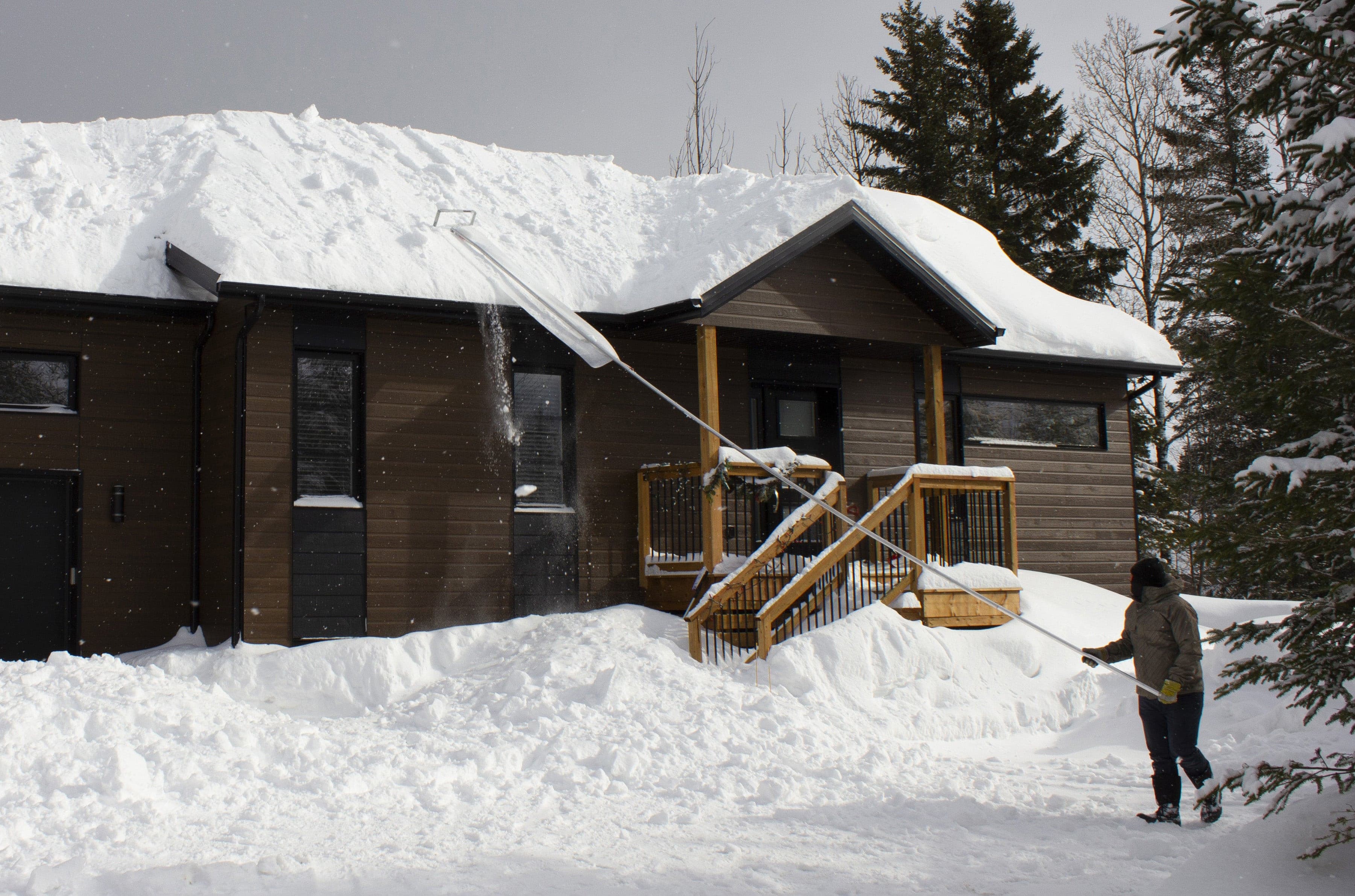 SnowPeeler 10 ft. (3 m) Handle Extension Kit.